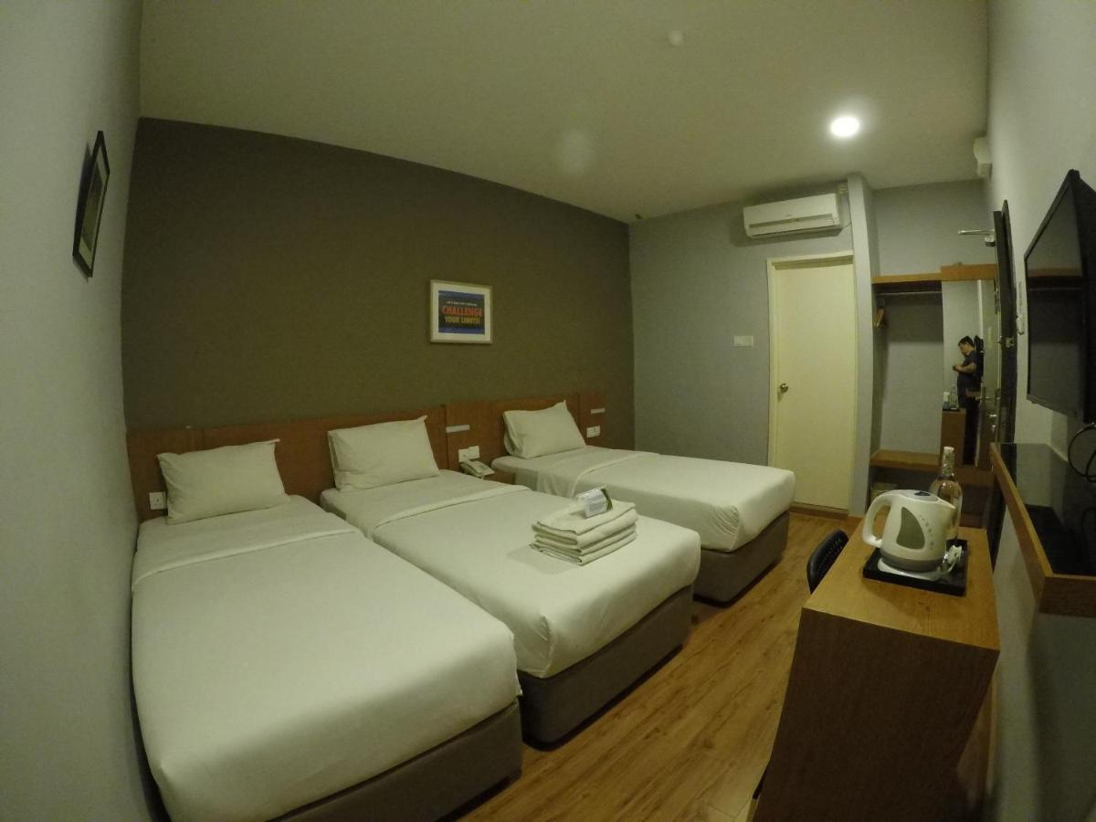 Hotel Zamburger Second Link Johor Bahru Exterior photo